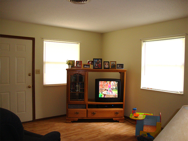Living Room - Coulterville Apartments