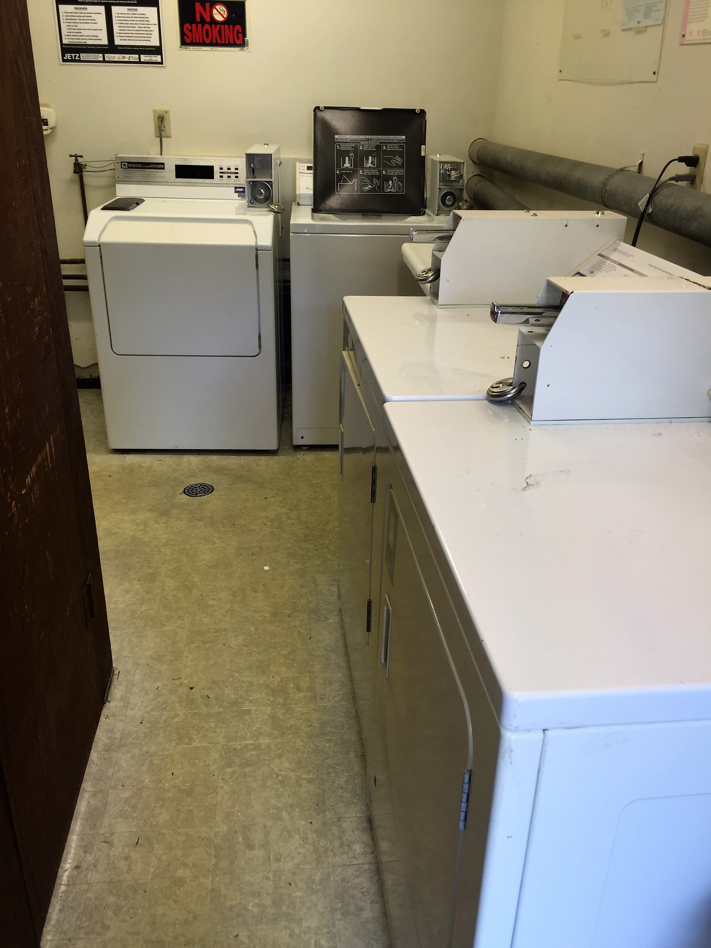 Laundry Room - Daffodil Apartments